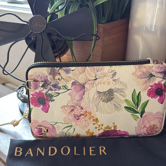 Bandolier, Ceci ivory floral/gold expandable pouch and storage bag.  “Reserved” - Picture 2 of 3